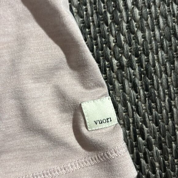 Vuori lux performance tank top - Picture 3 of 3